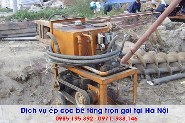 Bơm bản thân nó không tạo ra một tẹo áp suất nào trong hệ thống. Nó chỉ tạo ra lưu lượng và lưu lượng này của nó bị “cản trở” lại và gây nên áp suất. Các cản trở này tạo ra trong hệ thống thủy lực bởi các cụm công tác (xy lanh – motor) – đây là công có ích – và các cụm valve, đường ống, ma sát