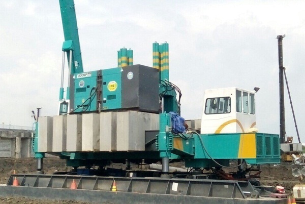 Quy trình ép cọc bê tông bằng Máy Robot Thủy Lực Tự Hành - CTY Thăng Long