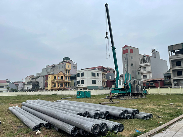 Máy Robot thi công ép cọc bê tông